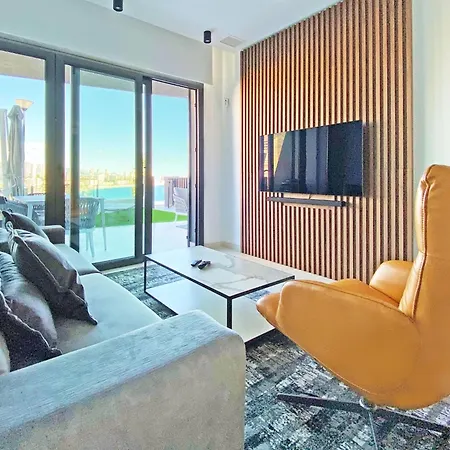 Luxurioeses Mit Pool Und Garage Am Poniente Beach! By Interhome