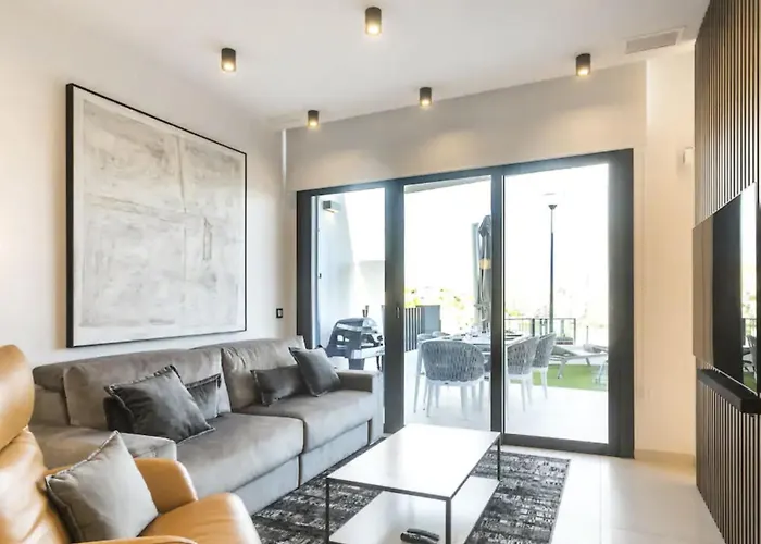 Luxurioeses Mit Pool Und Garage Am Poniente Beach! By Interhome