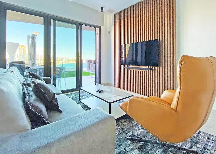 Luxurioeses Mit Pool Und Garage Am Poniente Beach! By Interhome