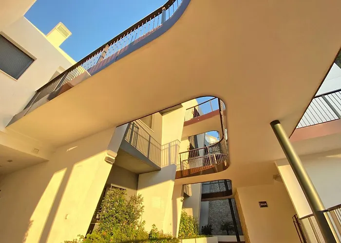 Luxurioeses Mit Pool Und Garage Am Poniente Beach! By Interhome Apartmán